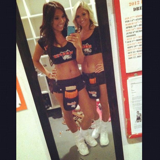 Девушки из ресторана Hooters в Instagram