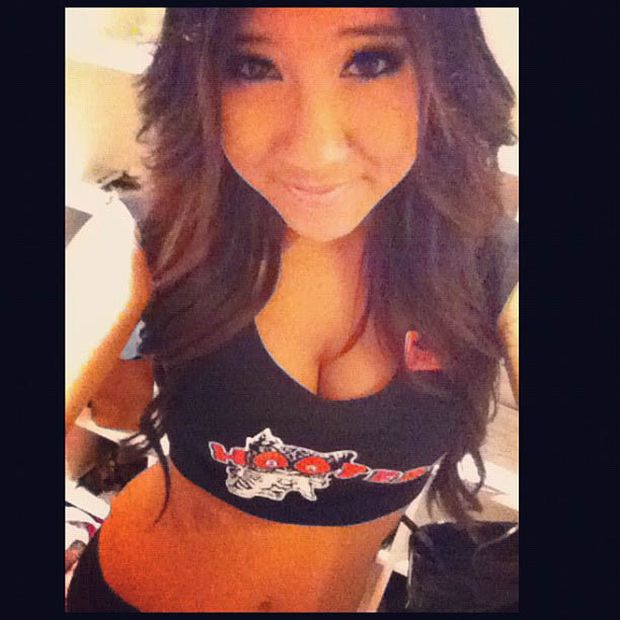 Девушки из ресторана Hooters в Instagram