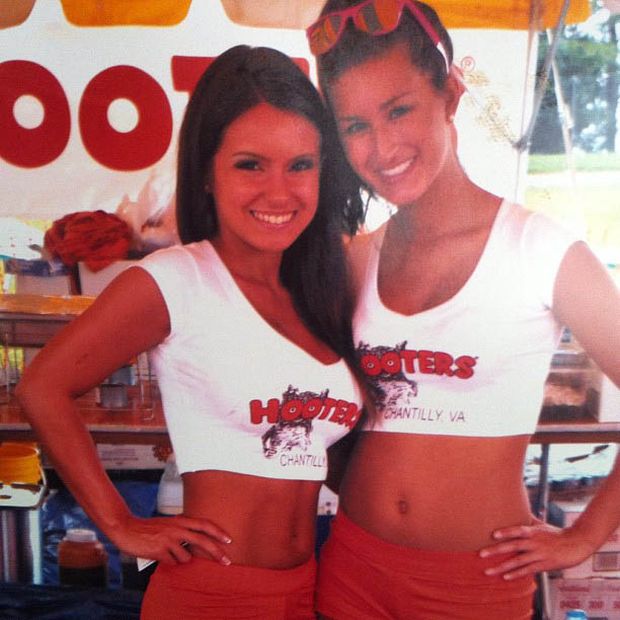 Девушки из ресторана Hooters в Instagram