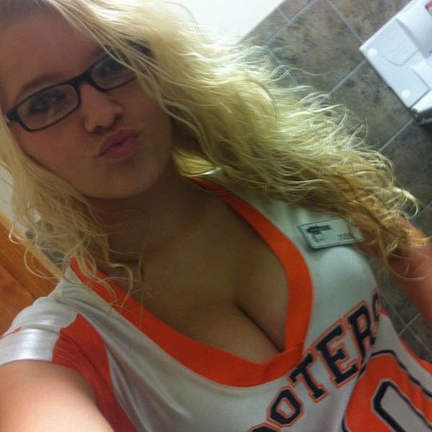 Девушки из ресторана Hooters в Instagram