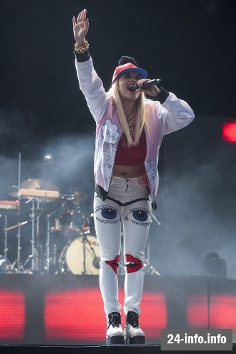 Cтранные наряды знаменитостей