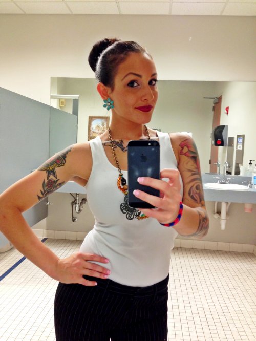 Mirrors are a girls best friend (41 Photos)