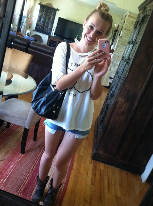 Mirrors are a girls best friend (41 Photos)