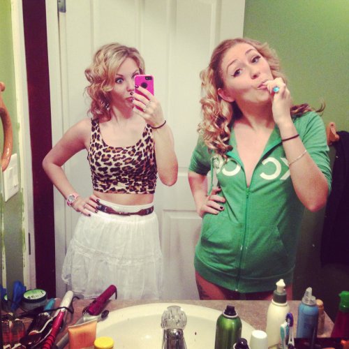 Mirrors are a girls best friend (41 Photos)