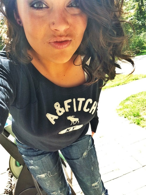 Bad girls bend at the waist (42 Photos)