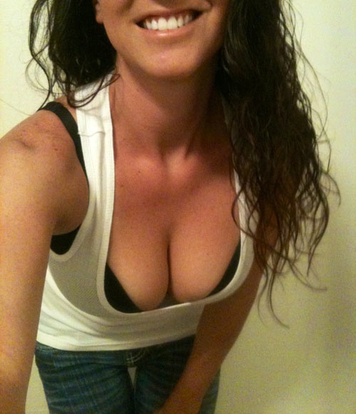 Bad girls bend at the waist (42 Photos)