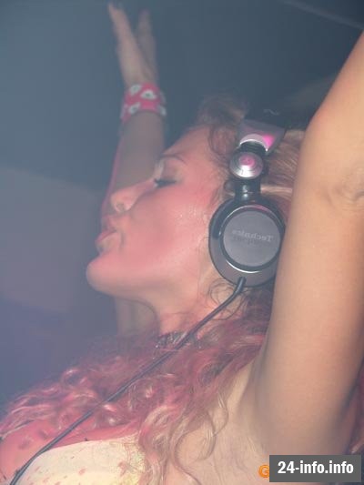 Голая Бензина (эротические фото)