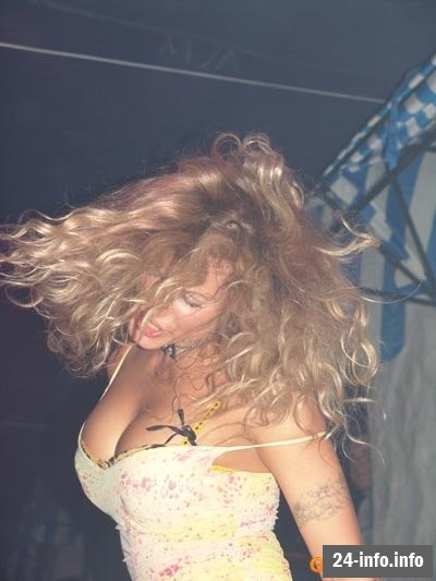 Голая Бензина (эротические фото)