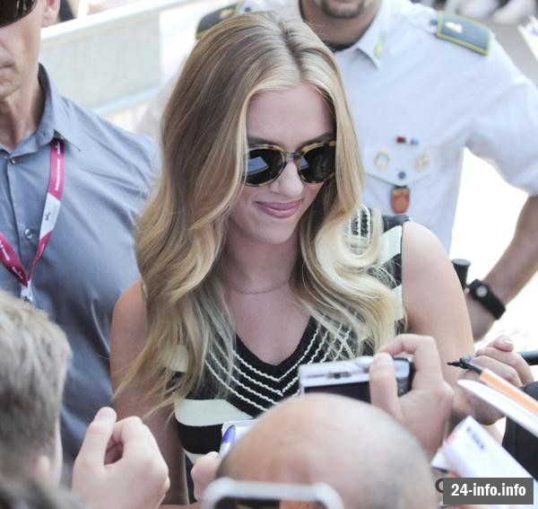 Скарлетт Йоханссон — невеста! Скарлетт Йоханссон — невеста!