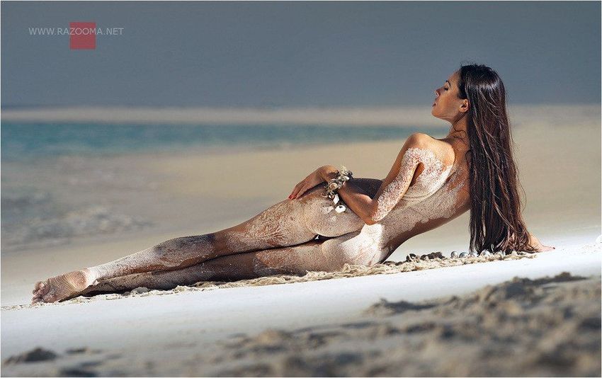 На берегу моря...