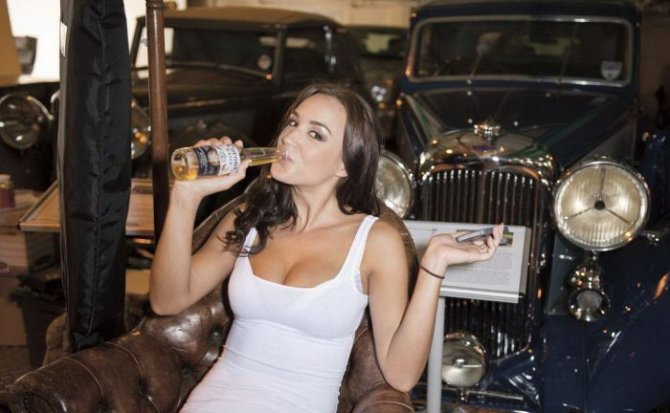 За кулисами съемок эротического календаря "Hot Shots 2014"