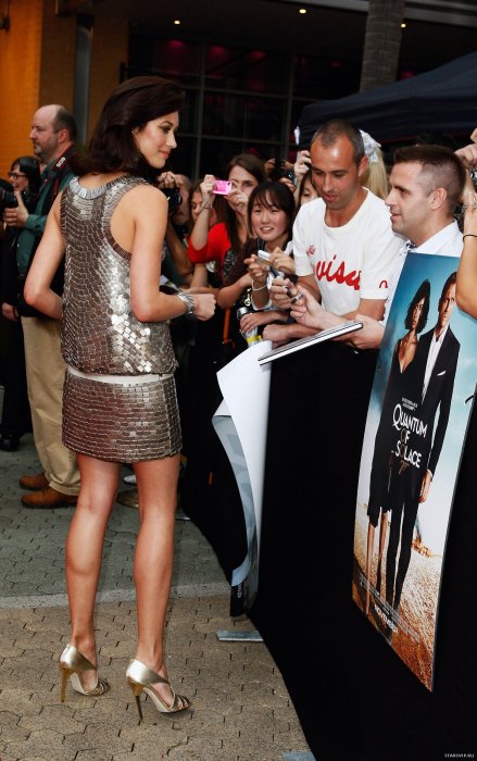 Фотографии Ольги Куриленко (Olga Kurylenko) с премьеры фильма "Квант милосердия" в шикарном качестве