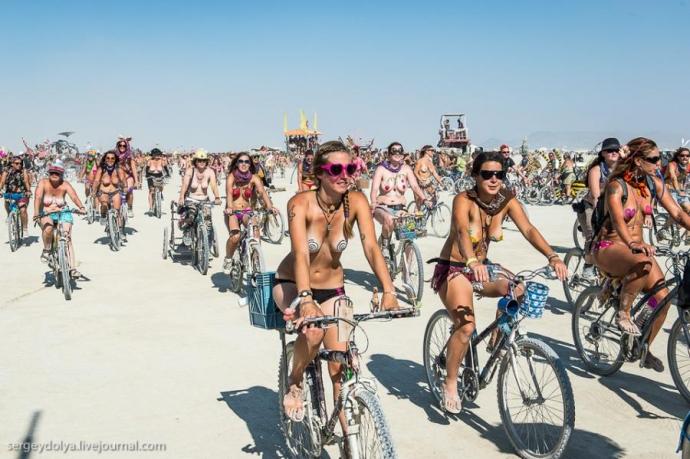 Burning Man 2013. 10 000 голых сисек в пустыне (18+)