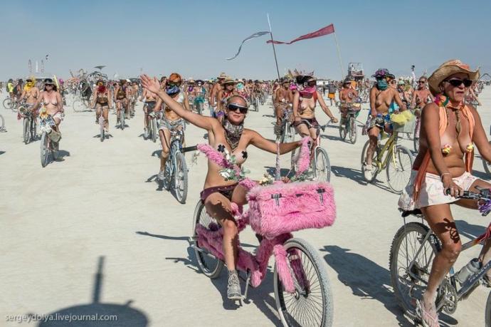 Burning Man 2013. 10 000 голых сисек в пустыне (18+)