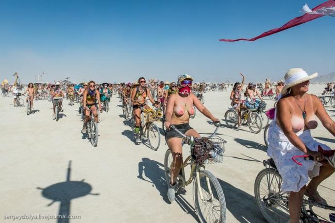 Burning Man 2013. 10 000 голых сисек в пустыне (18+)