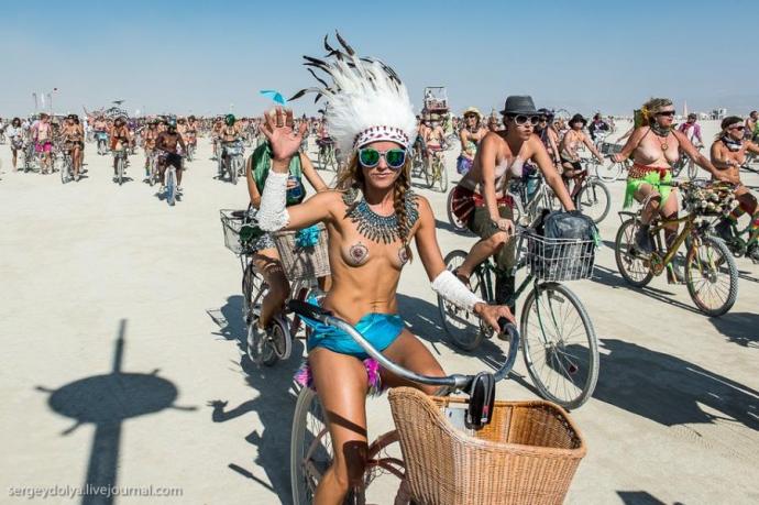 Burning Man 2013. 10 000 голых сисек в пустыне (18+)