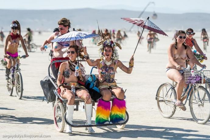 Burning Man 2013. 10 000 голых сисек в пустыне (18+)