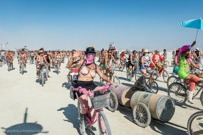 Burning Man 2013. 10 000 голых сисек в пустыне (18+)