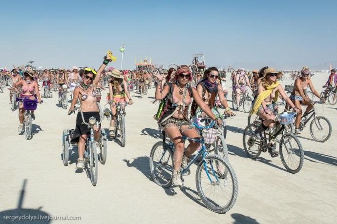 Burning Man 2013. 10 000 голых сисек в пустыне (18+)