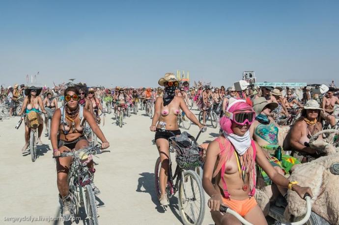 Burning Man 2013. 10 000 голых сисек в пустыне (18+)