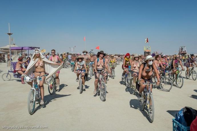 Burning Man 2013. 10 000 голых сисек в пустыне (18+)