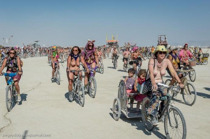 Burning Man 2013. 10 000 голых сисек в пустыне (18+)