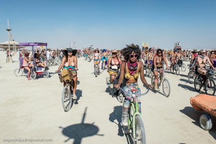 Burning Man 2013. 10 000 голых сисек в пустыне (18+)
