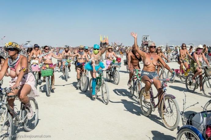 Burning Man 2013. 10 000 голых сисек в пустыне (18+)