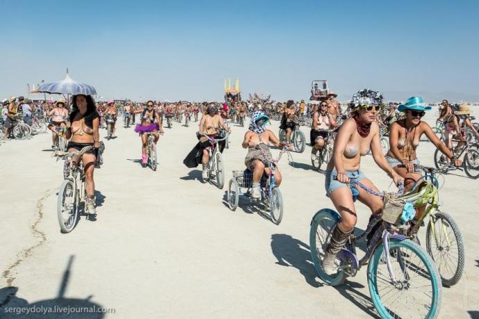 Burning Man 2013. 10 000 голых сисек в пустыне (18+)