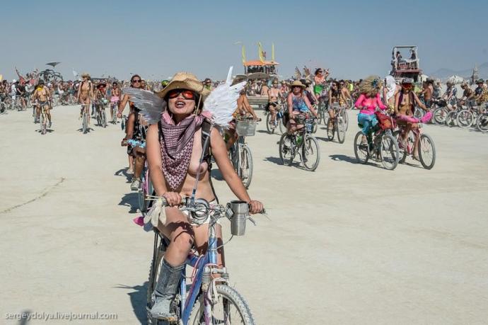 Burning Man 2013. 10 000 голых сисек в пустыне (18+)