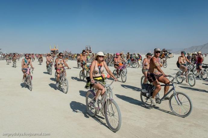 Burning Man 2013. 10 000 голых сисек в пустыне (18+)