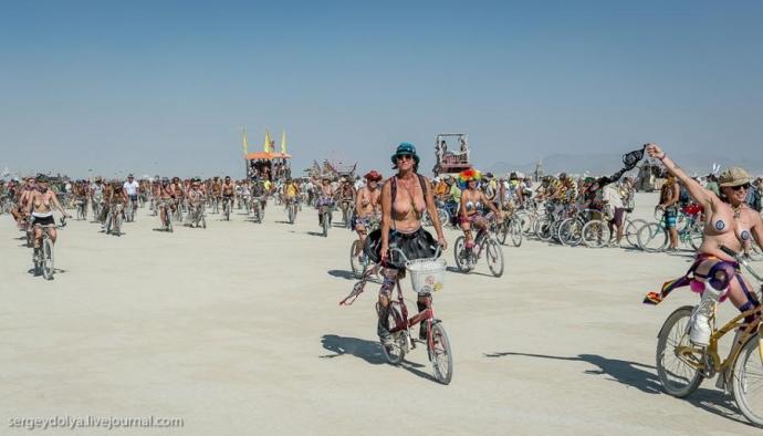Burning Man 2013. 10 000 голых сисек в пустыне (18+)