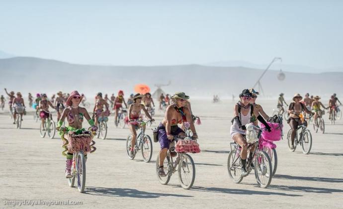 Burning Man 2013. 10 000 голых сисек в пустыне (18+)