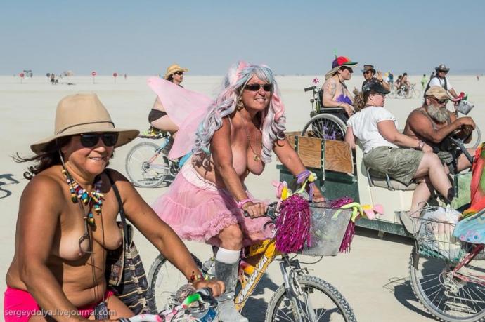 Burning Man 2013. 10 000 голых сисек в пустыне (18+)