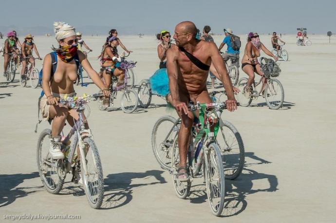 Burning Man 2013. 10 000 голых сисек в пустыне (18+)