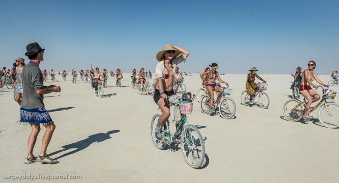 Burning Man 2013. 10 000 голых сисек в пустыне (18+)