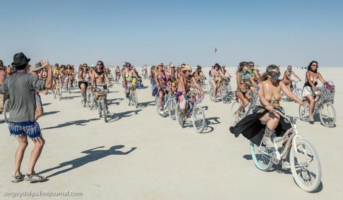Burning Man 2013. 10 000 голых сисек в пустыне (18+)