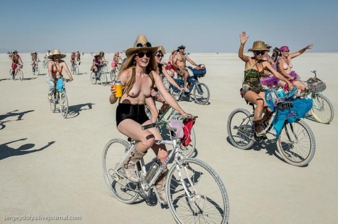 Burning Man 2013. 10 000 голых сисек в пустыне (18+)
