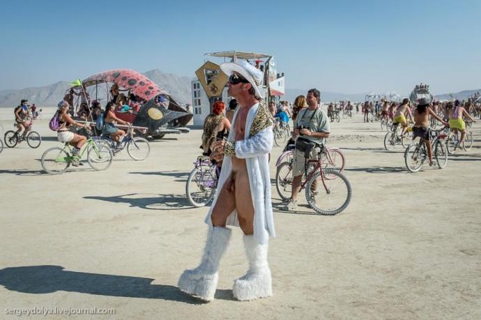 Burning Man 2013. 10 000 голых сисек в пустыне (18+)
