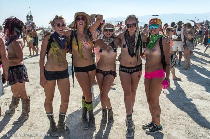 Burning Man 2013. 10 000 голых сисек в пустыне (18+)