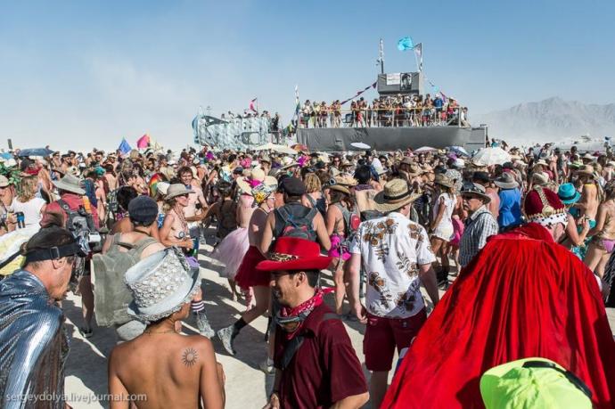 Burning Man 2013. 10 000 голых сисек в пустыне (18+)