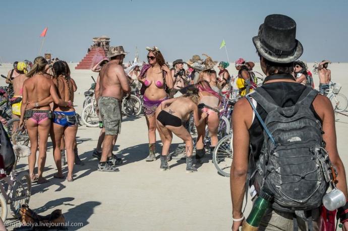 Burning Man 2013. 10 000 голых сисек в пустыне (18+)