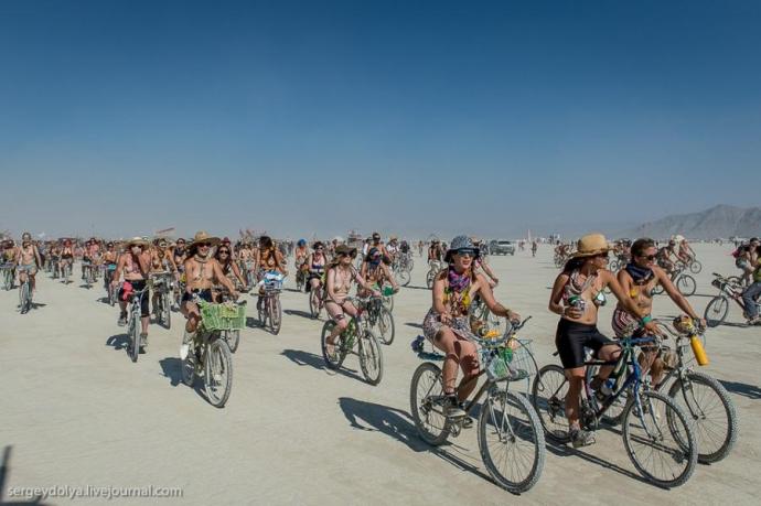 Burning Man 2013. 10 000 голых сисек в пустыне (18+)