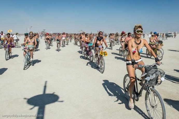 Burning Man 2013. 10 000 голых сисек в пустыне (18+)