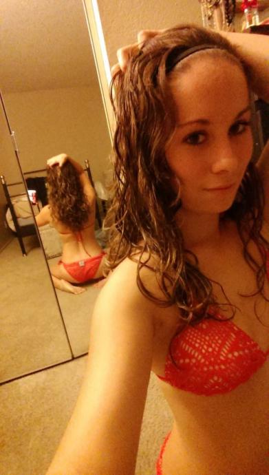 Mirrors are a girls best friend (41 Photos)
