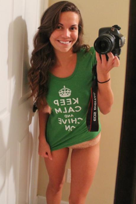 Mirrors are a girls best friend (41 Photos)