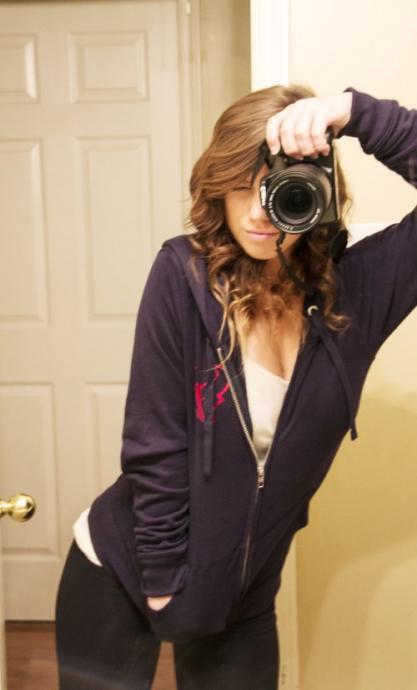 Mirrors are a girls best friend (41 Photos)
