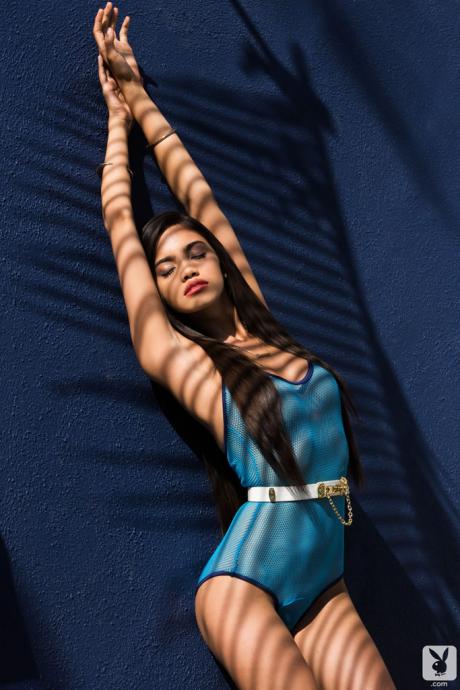 Голая и мокрая