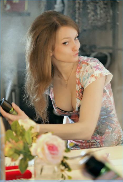 Красивый фотосет молодой модели