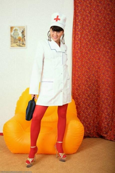 Грудастая скорая помощь с волосатой мандой